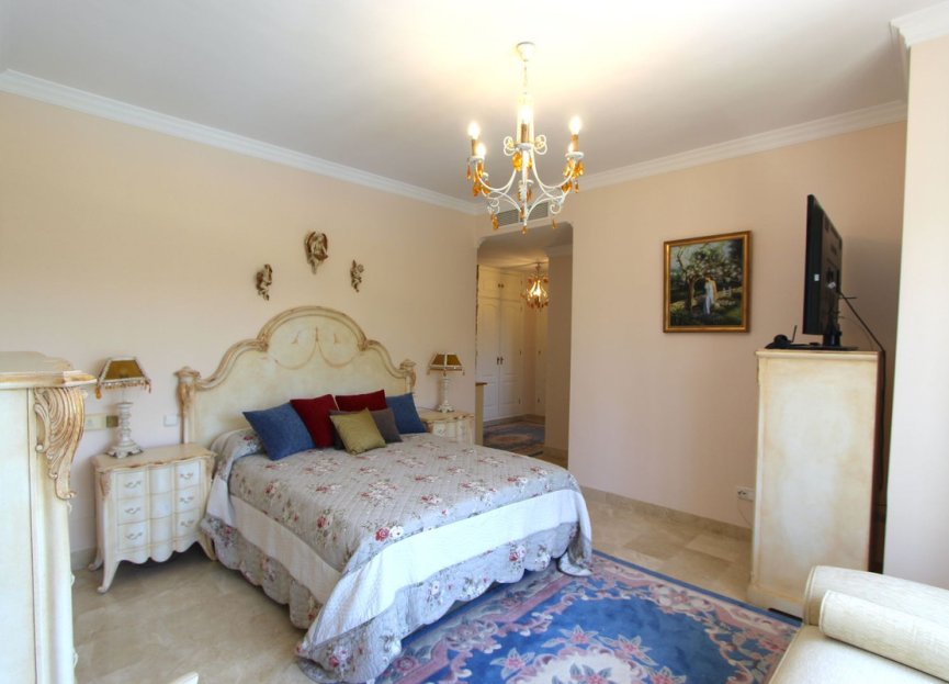 Resale - House - Semi-Detached House - Marbella - Elviria