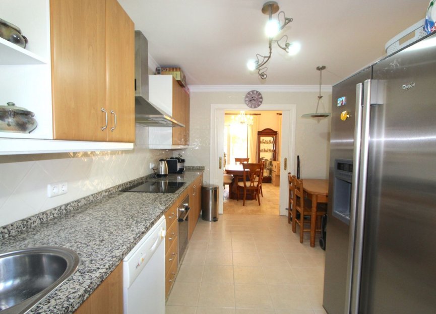 Resale - House - Semi-Detached House - Marbella - Elviria