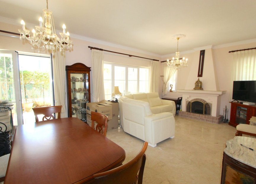 Resale - House - Semi-Detached House - Marbella - Elviria