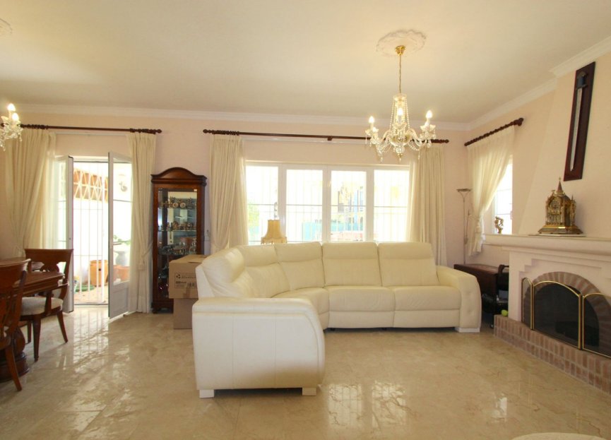 Resale - House - Semi-Detached House - Marbella - Elviria