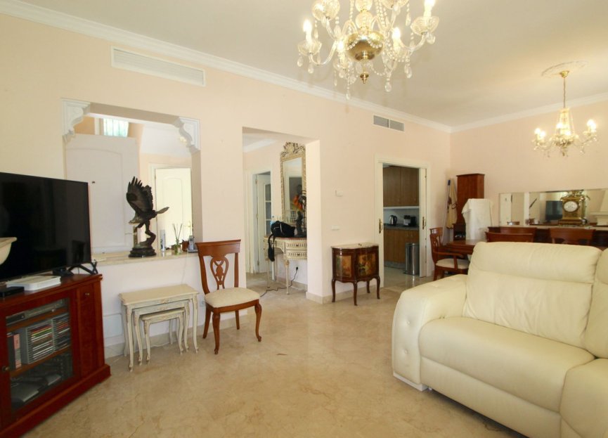 Resale - House - Semi-Detached House - Marbella - Elviria