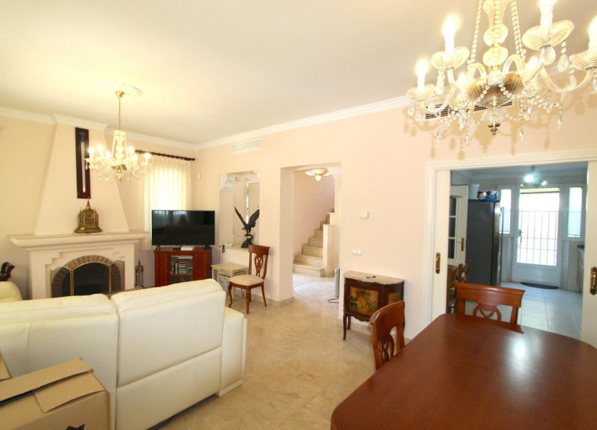 Resale - House - Semi-Detached House - Marbella - Elviria