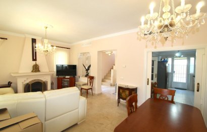 Resale - House - Semi-Detached House - Marbella - Elviria