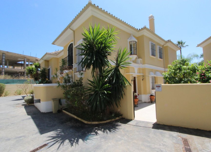 Resale - House - Semi-Detached House - Marbella - Elviria