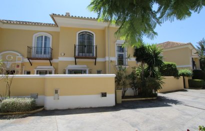 Resale - House - Semi-Detached House - Marbella - Elviria