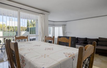 Resale - House - Townhouse - Estepona - Estepona Centro