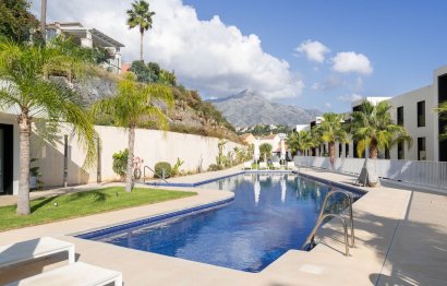 Resale - Apartment - Middle Floor Apartment - Marbella - Nueva Andalucia