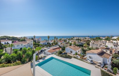 Resale - House - Detached Villa - Mijas