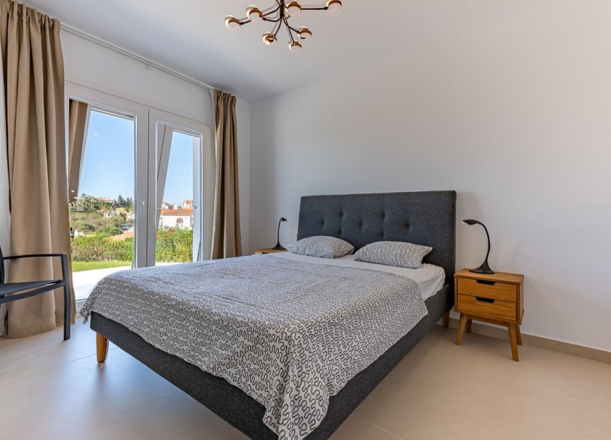 Resale - House - Detached Villa - Mijas