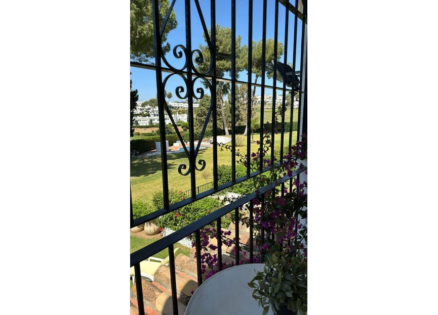 Resale - House - Semi-Detached House - Marbella - Nueva Andalucia