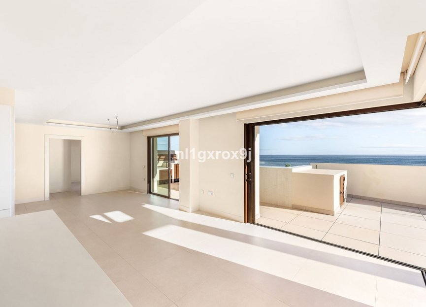 Resale - Apartment - Penthouse Duplex - Estepona - Estepona Centro