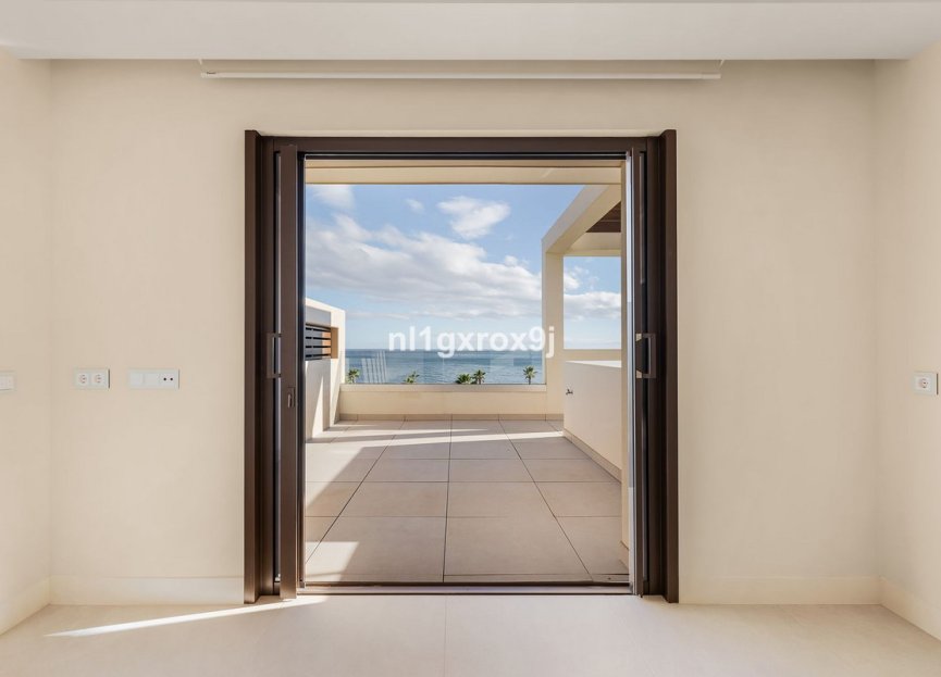 Resale - Apartment - Penthouse Duplex - Estepona - Estepona Centro