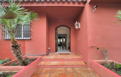 Resale - House - Detached Villa - Marbella - Elviria