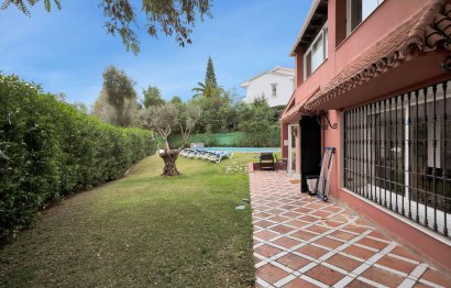 Resale - House - Detached Villa - Marbella - Elviria