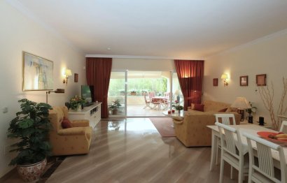 Resale - Apartment - Middle Floor Apartment - Marbella - Elviria