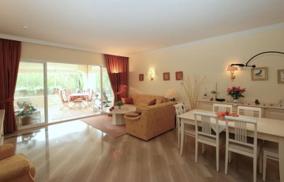 Resale - Apartment - Middle Floor Apartment - Marbella - Elviria