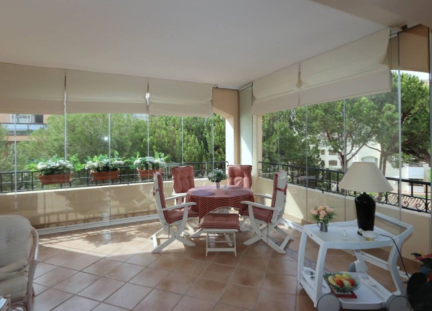 Resale - Apartment - Middle Floor Apartment - Marbella - Elviria