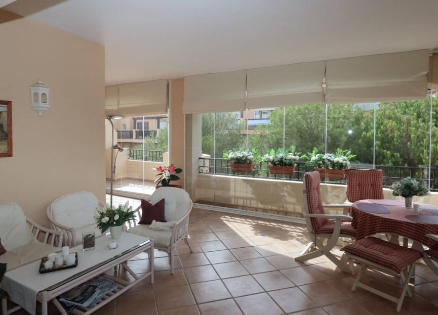 Resale - Apartment - Middle Floor Apartment - Marbella - Elviria