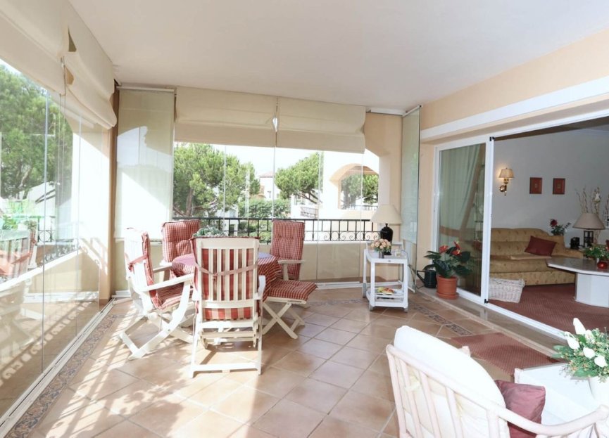 Resale - Apartment - Middle Floor Apartment - Marbella - Elviria