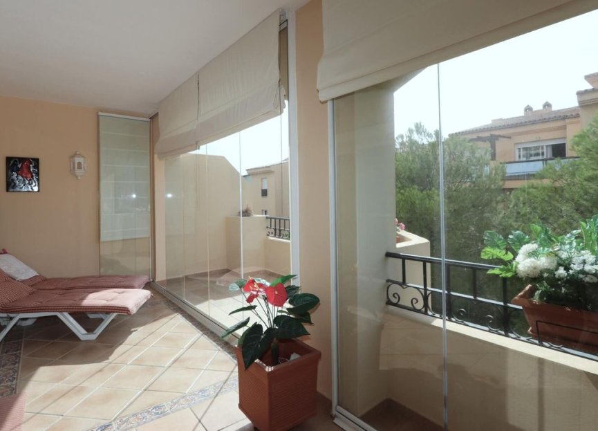 Resale - Apartment - Middle Floor Apartment - Marbella - Elviria