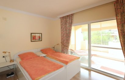 Resale - Apartment - Middle Floor Apartment - Marbella - Elviria