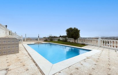 Resale - House - Detached Villa - Fuengirola - Fuengirola Centro