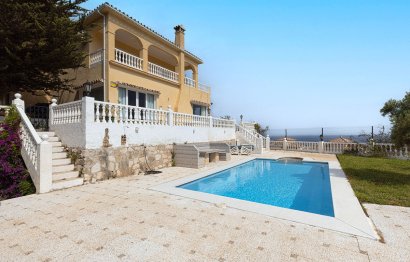 Resale - House - Detached Villa - Fuengirola - Fuengirola Centro