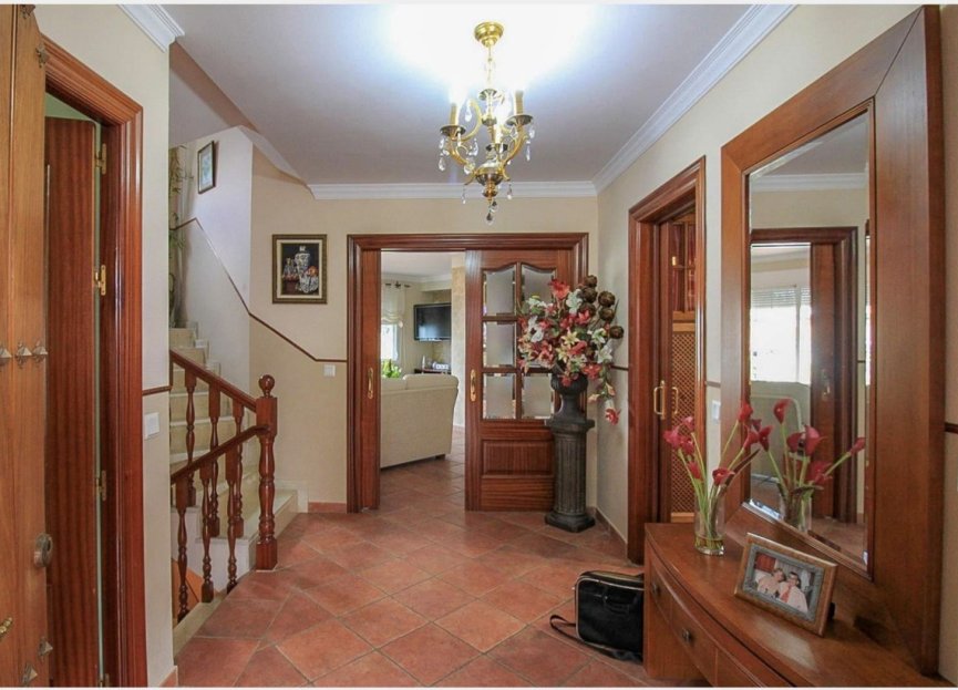 Resale - House - Detached Villa - Marbella - Marbella Centro