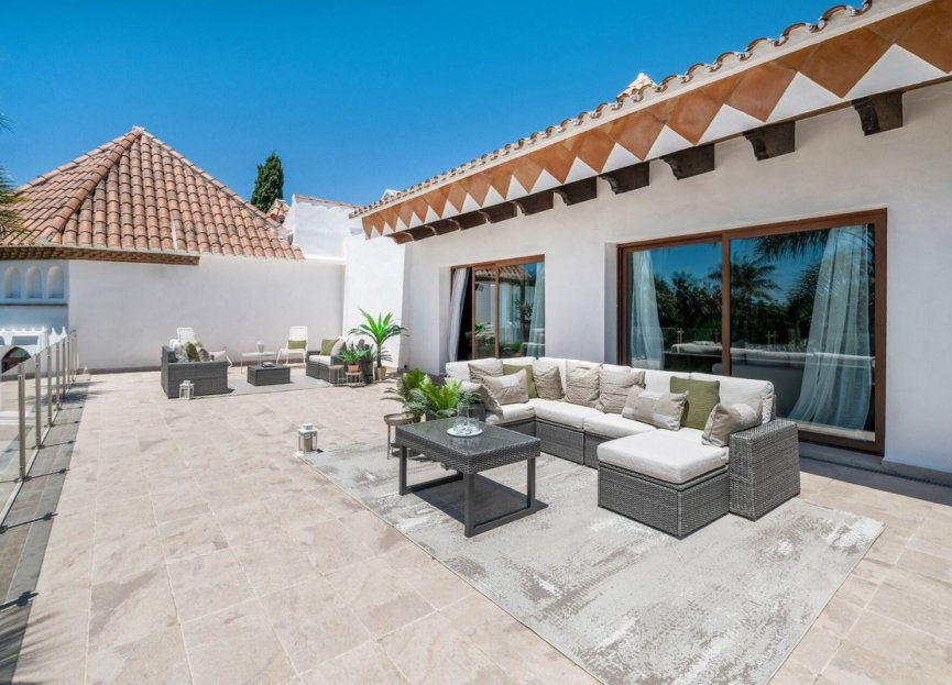 Resale - House - Detached Villa - Marbella - Nueva Andalucia