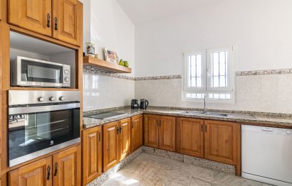 Resale - House - Detached Villa - Manilva - La Duquesa