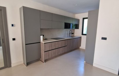 Resale - Apartment - Middle Floor Apartment - Marbella - Puerto Banús