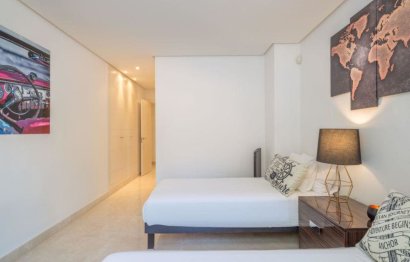 Resale - Apartment - Middle Floor Apartment - Marbella - Nueva Andalucia