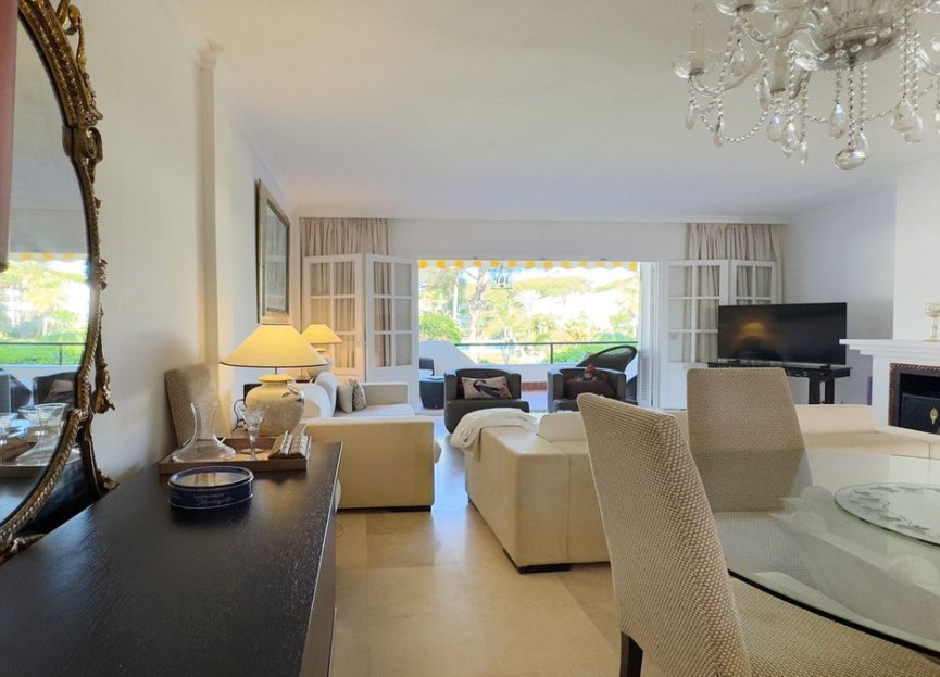 Resale - Apartment - Middle Floor Apartment - Estepona - Estepona Centro