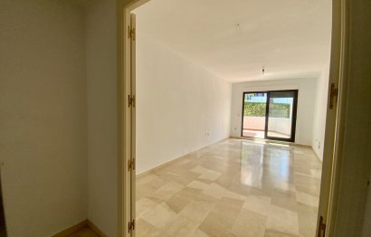 Resale - Apartment - Ground Floor Apartment - Estepona - Costalita