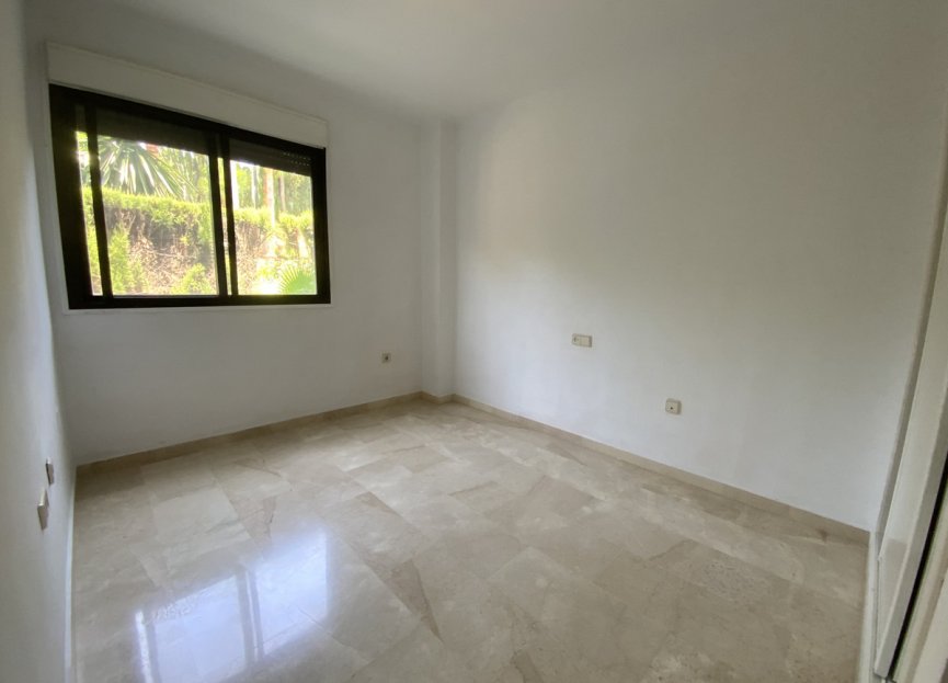 Resale - Apartment - Ground Floor Apartment - Estepona - Costalita