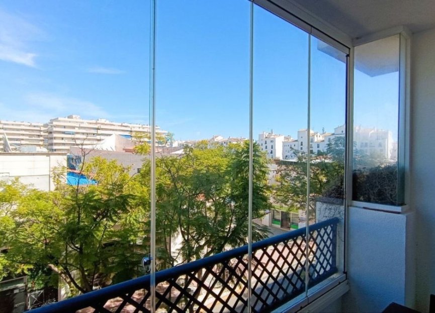 Resale - Apartment - Middle Floor Apartment - Marbella - Puerto Banús