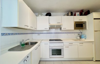 Resale - Apartment - Middle Floor Apartment - Marbella - Puerto Banús