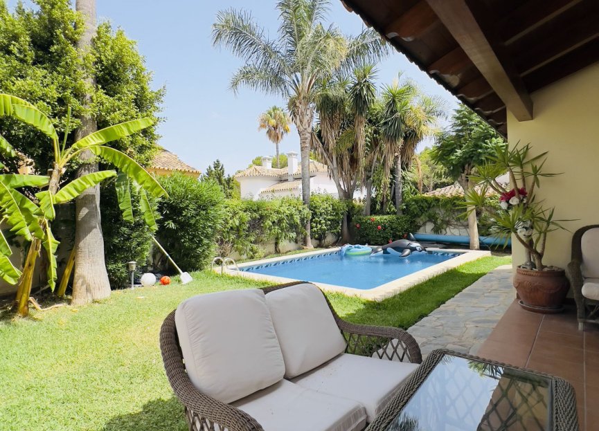 Resale - House - Detached Villa - Marbella - Nueva Andalucia