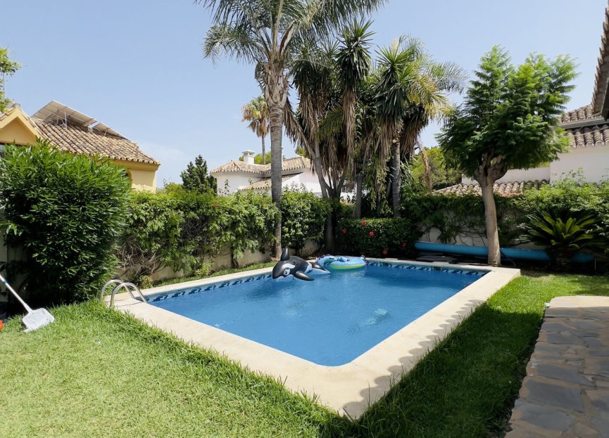 Resale - House - Detached Villa - Marbella - Nueva Andalucia