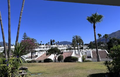 Resale - Apartment - Ground Floor Apartment - Marbella - Aloha