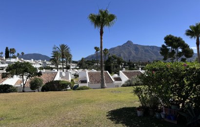 Resale - Apartment - Ground Floor Apartment - Marbella - Aloha