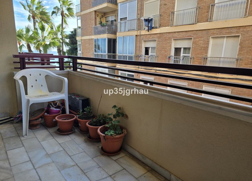 Resale - Apartment - Middle Floor Apartment - Estepona - Estepona Centro