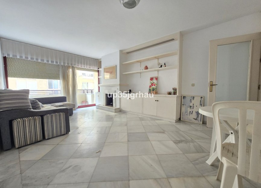 Resale - Apartment - Middle Floor Apartment - Estepona - Estepona Centro