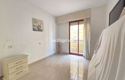 Resale - Apartment - Middle Floor Apartment - Estepona - Estepona Centro