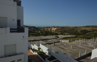 Resale - Apartment - Middle Floor Apartment - Estepona - Estepona Centro