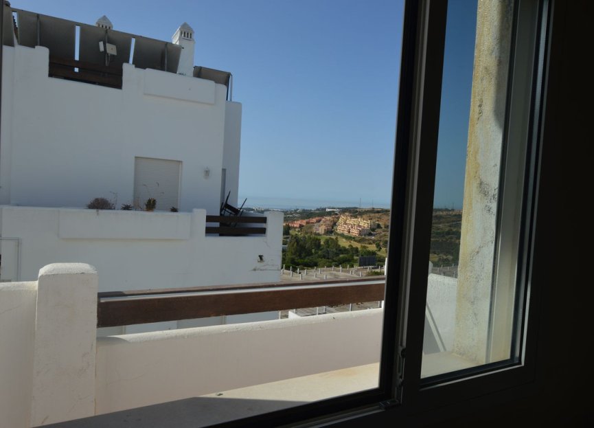 Resale - Apartment - Middle Floor Apartment - Estepona - Estepona Centro