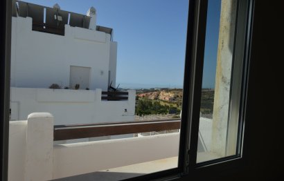 Resale - Apartment - Middle Floor Apartment - Estepona - Estepona Centro