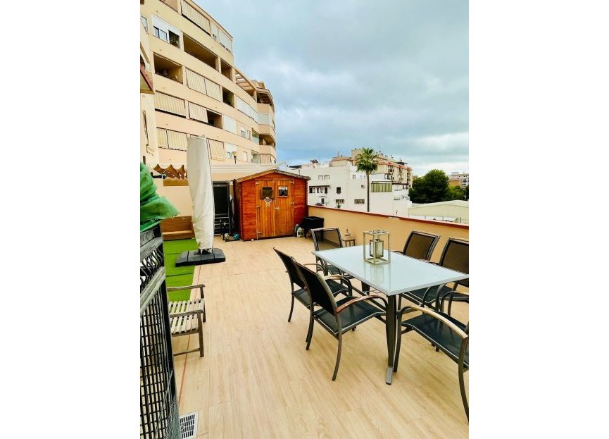 Resale - Apartment - Middle Floor Apartment - Estepona - Estepona Centro