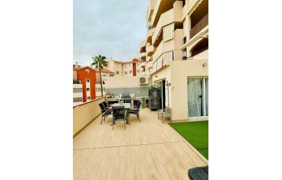 Resale - Apartment - Middle Floor Apartment - Estepona - Estepona Centro