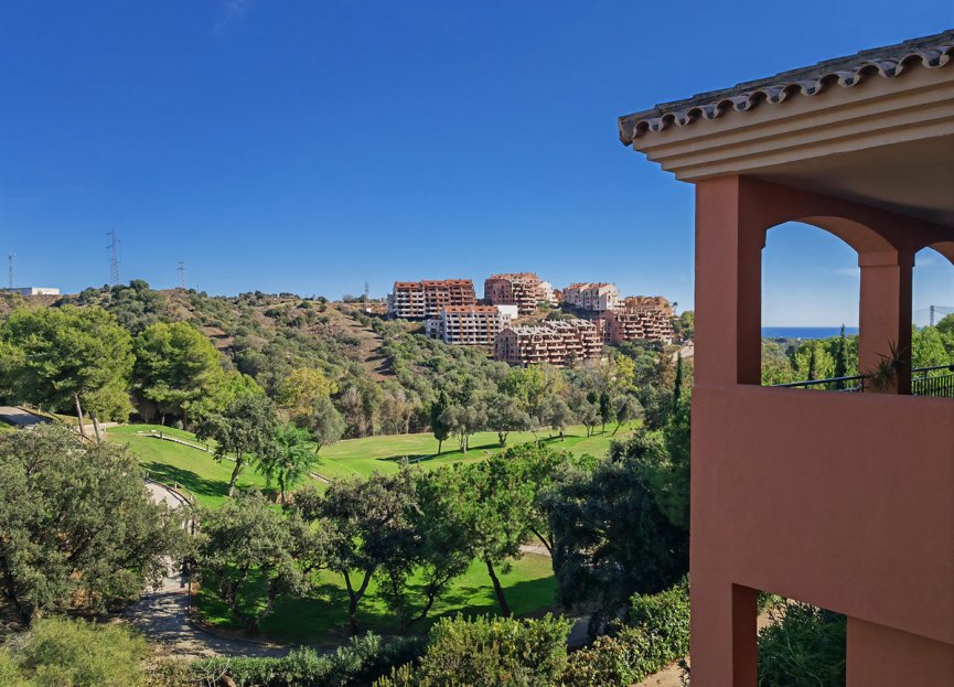 Resale - Apartment - Middle Floor Apartment - Marbella - Elviria